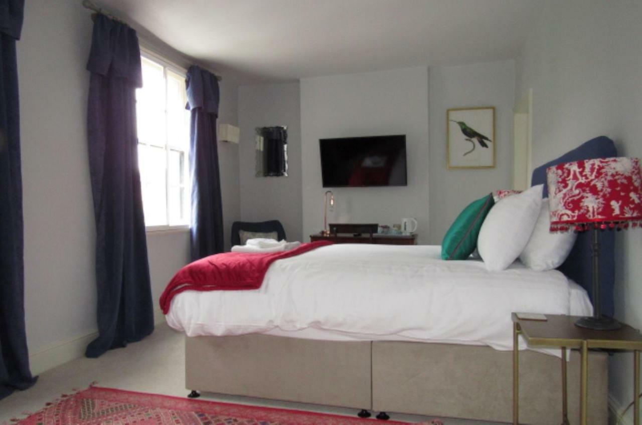 ברידג'ווטר The Old Vicarage Hotel & Restaurant מראה חיצוני תמונה A bedroom at The Swan